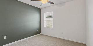 For Rent: Lakefront 4-Bedroom 2-Bathroom Home in Lakeside Palms Gallery 25