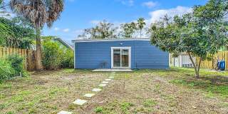 Beautifully remodeled, 1,332-square foot 3 bedroom/ 2½ bath/ home Gallery 29