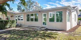 ** OLDE NAPLES ** 2 BED / 2 BATH - COMPLETELY REMODELED - PET OK! - ANNUAL RENTAL ** OLDE NAPLES ** 2 BED / 2 BATH - COMPLETELY REMODELED - PET OK! - ANNUAL RENTAL Gallery 1