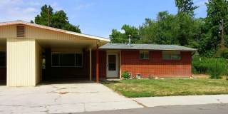Beautifully Renovated 3 Bedroom, 1 1/2 Bathroom Duplex on the Boise Bench! Newer Carpet and Paint. Gallery 1