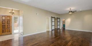 Nice Scottsdale Home 2 bedrooms 2 baths! Gallery 5