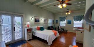 226 NE 1st Avenue unit: Key Lime Suite Gallery 1