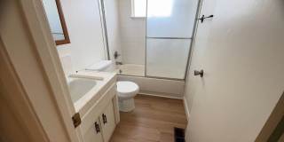 3 Bedroom/2 Bath House Close to Shopping Gallery 11