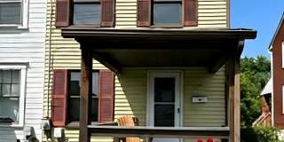 2Bed/1Bath End Unit Townhouse in Clairton Gallery 1