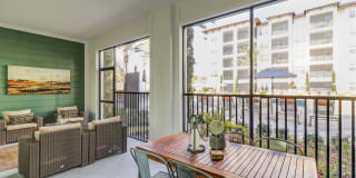 Drake at Midtown Gallery 14