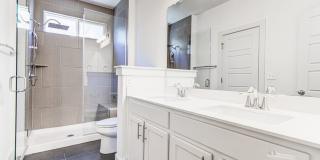 Elegant 4BR Home with Bonus Room & Designer Finishes Elegant 4BR Home with Bonus Room & Designer Finishes Gallery 16