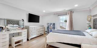 10904 GAINSBOROUGH Road Gallery 12