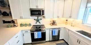 Seasonal/short term 2/2 vacation condo close to Anna Maria Gallery 7