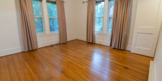 Spacious 4BR Bungalow: Historic Old Southwest w/ Screened Porch & Car Port Gallery 11