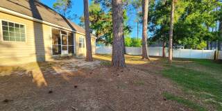 Spacious 4BR Home with Fireplace, Screened Porch & Privacy-Fenced Yard Gallery 12