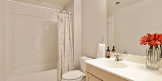 250 E Pearson Street Gallery 13