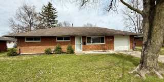 Charming 3 Bed, 2 Bath Ranch Gallery 1