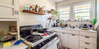 Charming & Convenient 2 Bedroom Near UIUC – Great Location! Gallery 7