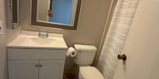 2 Bedroom 2 bath private enclosed yard for Gallery 21