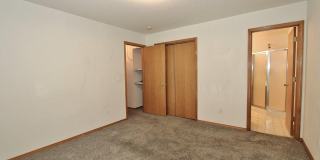 Single-Level Unit w/1-Car Garage Single-Level Unit w/1-Car Garage Gallery 11