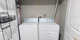 Cute, Remodeled 2 Bed in Village Gallery 11