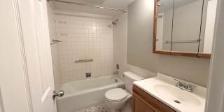 Newly Updated 2 bedroom 1.5 Bath Unit. Gallery 10