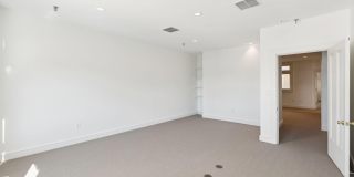 233 King Street Gallery 16
