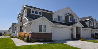 Gorgeous 4 Bed 3 Bath Townhouse in Riverton! Gallery 1