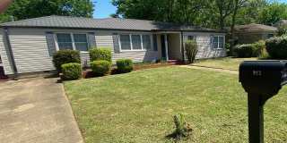 3 bed, 1 bath home, Only minutes away from The University of Alabama Gallery 1