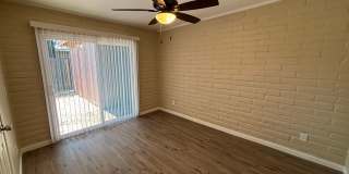 Centrally located 2 Bedroom Townhouse with Enclosed Yard! Gallery 8