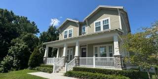 5 bedroom 3 bathroom single family Waterfront home in Island Village of Celebration Gallery 1