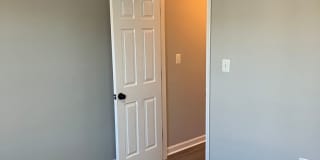 Spacious 3 Bedroom Home Near Johns Hopkins Gallery 12
