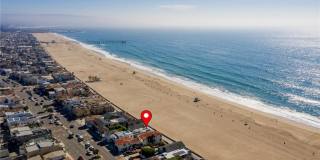 2428 The Strand Gallery 75