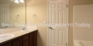 Great 3 bed and 3 bath home in Spanaway! Gallery 19