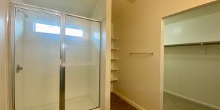 Updated Home in Pioneer Crossing! Available for July! Gallery 17
