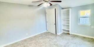 New Rental! Updated 2-bedroom located in a Southside Neighborhood! Gallery 11