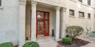 FOR RENT | STUNNING 2-BEDROOM TOWNHOUSE-STYLE CONDO IN THE LOOP! FOR RENT | STUNNING 2-BEDROOM TOWNHOUSE-STYLE CONDO IN THE LOOP! Gallery 1