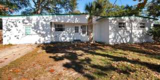 213 Hawthorne Circle Gallery 1