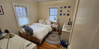 $1k Rebate! Oversized House w 4 Parking Spots Inc.  Laundry in Unit.  Fits up to 10 ppl (Would Cost Extra) Gallery 8