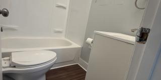 107 N Sanford St Gallery 14