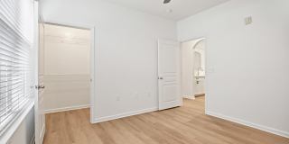 Weston Lakeside Apartments Gallery 14