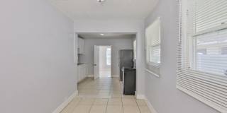 Exquisite Remodeled Retreat: 4 Bed, 1 Bath Gem in St. Petersburg Gallery 18