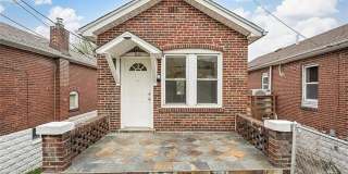 Charming House in Lemay Gallery 1