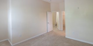 Beautiful 3 Bedroom, 2 Bath with Volume ceilings and Private Garage! Gallery 7