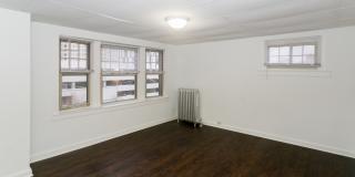 5528 S. Cornell Avenue Gallery 19