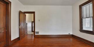 Awesome House for your Large Group - HUGE HOUSE with 3 Floors - 3 Kitchens, 3 Bathrooms, Awesome Indoor & Outdoor Space. Great For OSU Game Days! Gallery 25