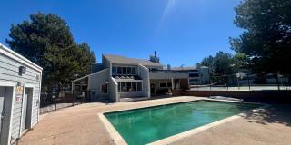 **$500 Move in Special**  Updated Spacious 1 bed/1 bath in Aurora Gallery 20