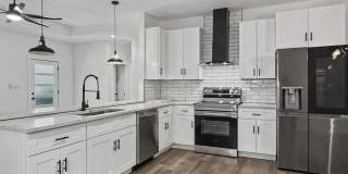 Modern 3-Bedroom Home Near Downtown Gallery 5