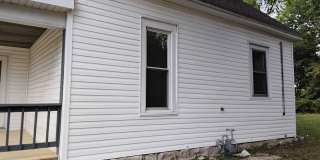 1/2 OFF MOVE IN AMOUNT! 1/2 OFF SECURITY! 2 Bed 1 Bath Home Gallery 3