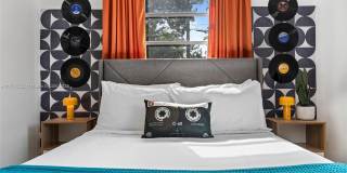 260 NE 45th St Gallery 20