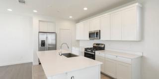Summerlin Beauty With Bed and Bath On 1st Floor Gallery 17