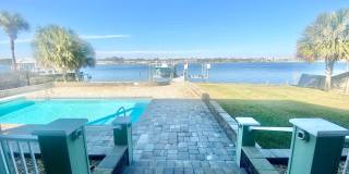 WOW! BEAUTIFUL 3 bedroom WATERFRONT fully furnished POOL home on Okaloosa Island! Gallery 1