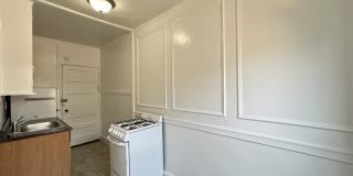 3312 Schubert Gallery 7