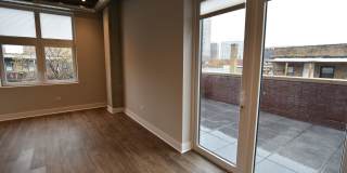 3833 N Broadway Gallery 127