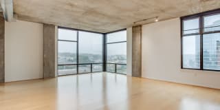 IO Piazza by Windsor Gallery 7